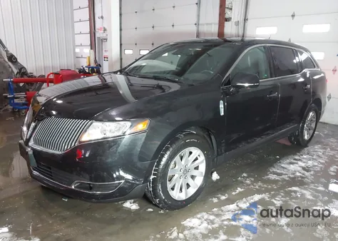 2015 Lincoln Mkt Livery z USA, uszkodzony, nr VIN 2LMHJ5NKXFBL02832